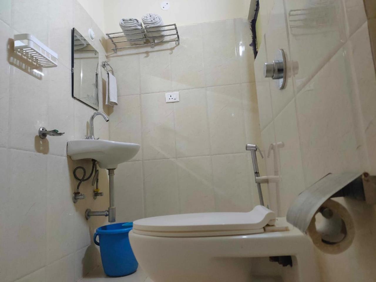 Hotel Mirana Guwahati Exterior foto